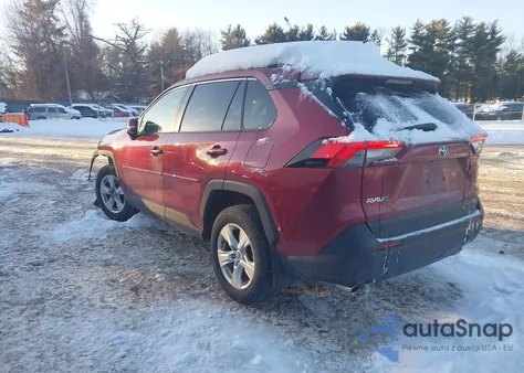 2019 Toyota Rav4 Xle z USA, uszkodzony, nr VIN JTMP1RFV4KD039981